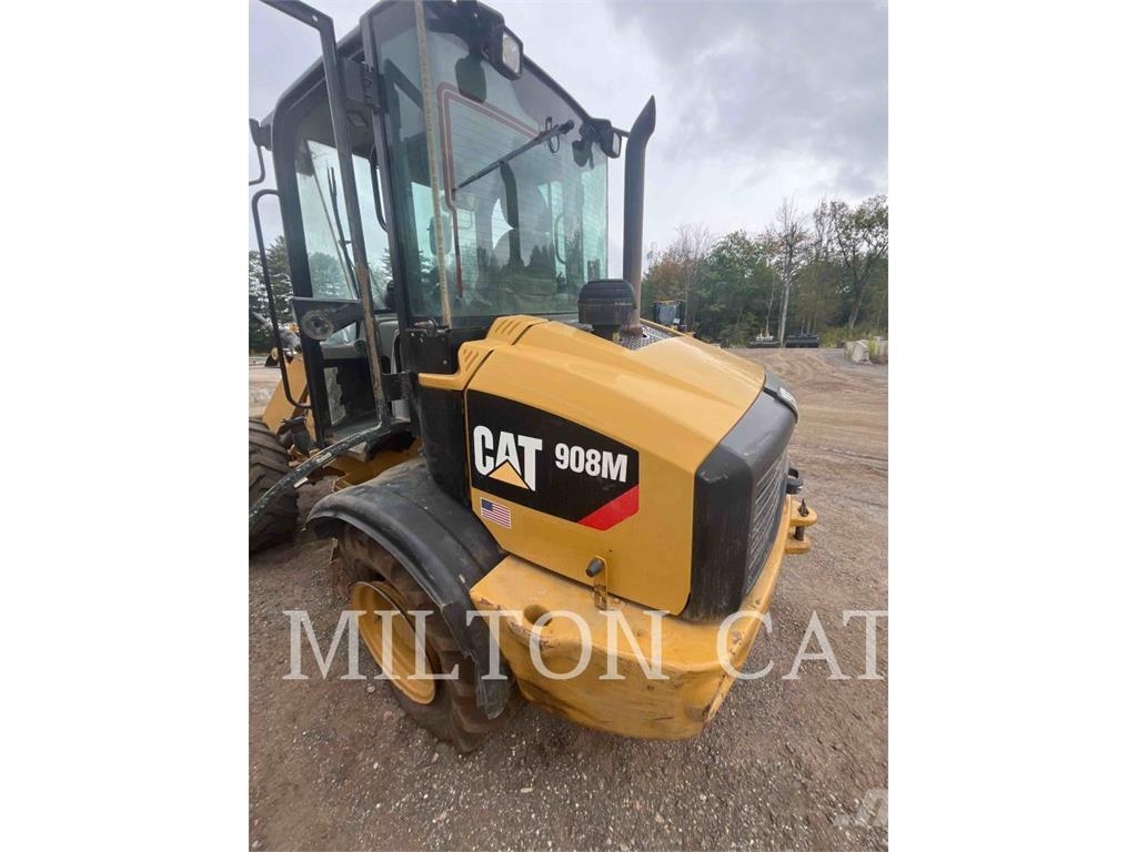 CAT 908M Gumikerekes homlokrakodók