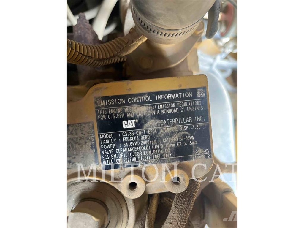 CAT 908M Gumikerekes homlokrakodók