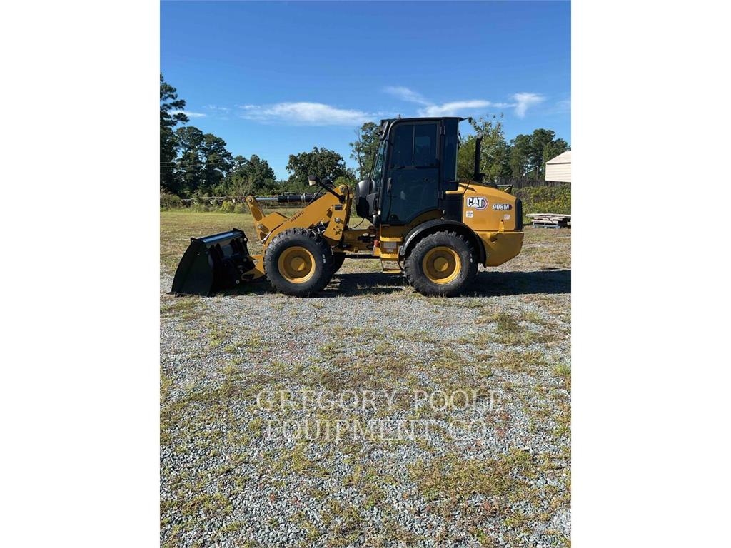 CAT 908M Gumikerekes homlokrakodók