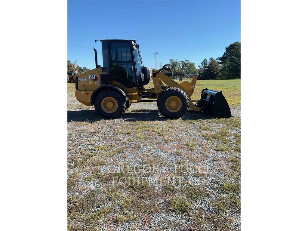 CAT 908M Gumikerekes homlokrakodók