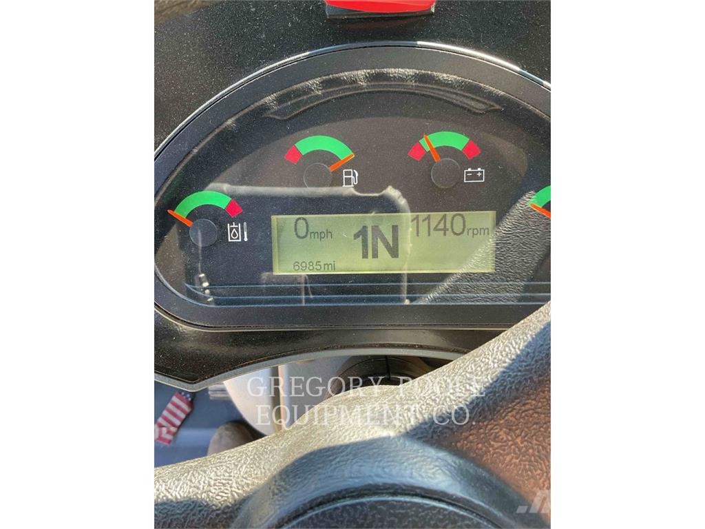 CAT 908M Gumikerekes homlokrakodók