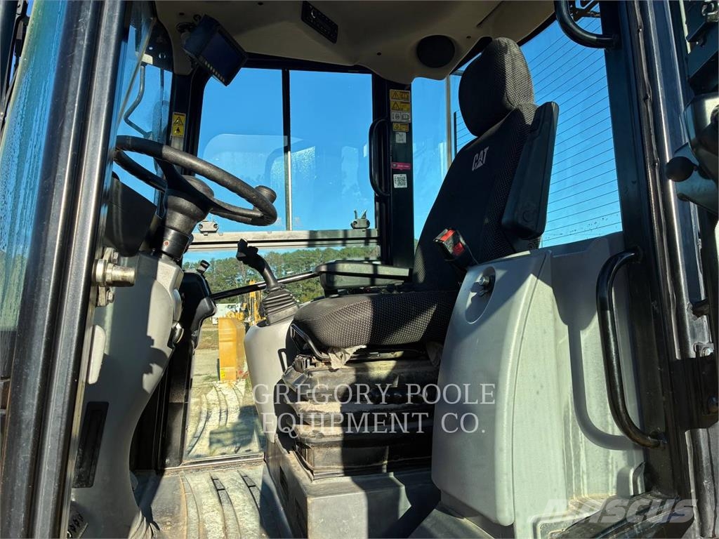 CAT 914-14 Gumikerekes homlokrakodók