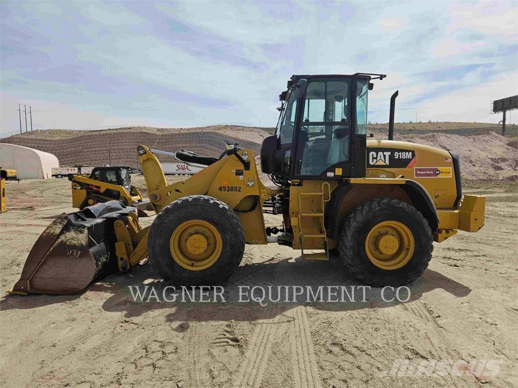 CAT 918M لوادر بعجل