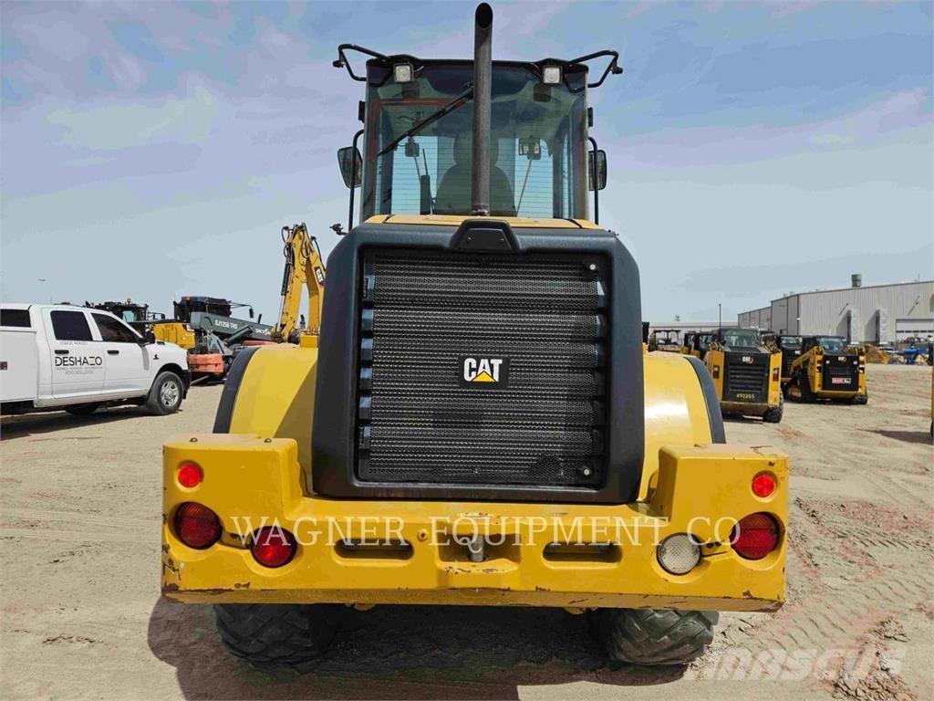 CAT 918M لوادر بعجل
