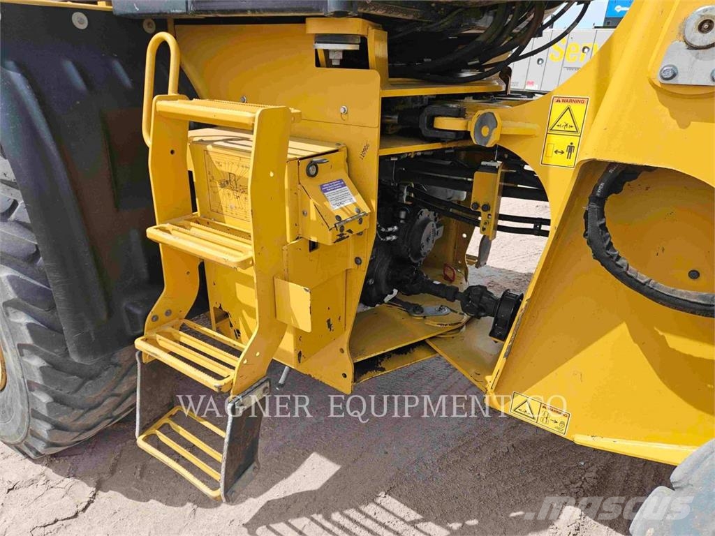 CAT 918M لوادر بعجل