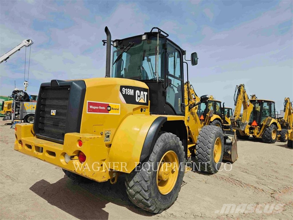 CAT 918M لوادر بعجل