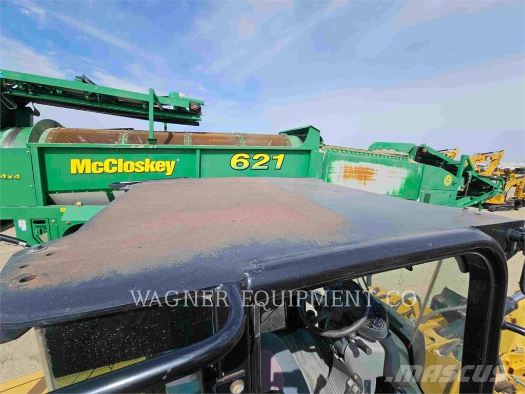 CAT 918M لوادر بعجل