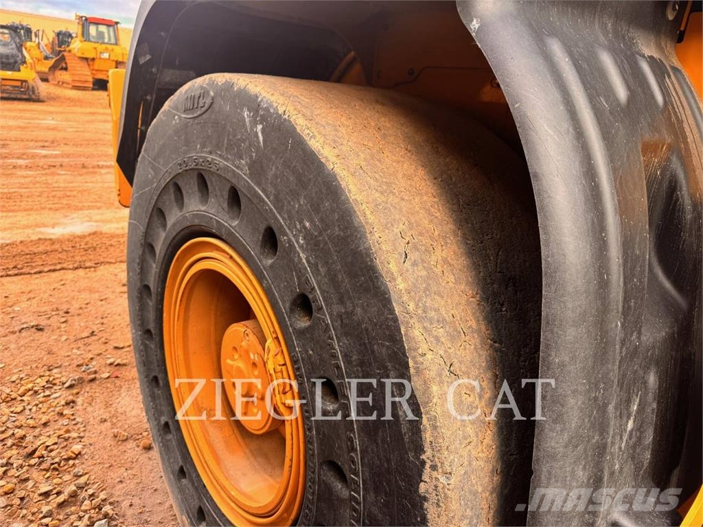 CAT 920 Gumikerekes homlokrakodók