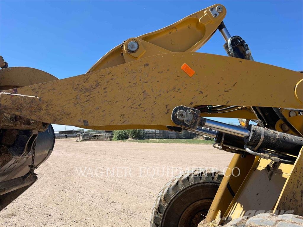 CAT 920 Kolesni nakladalci