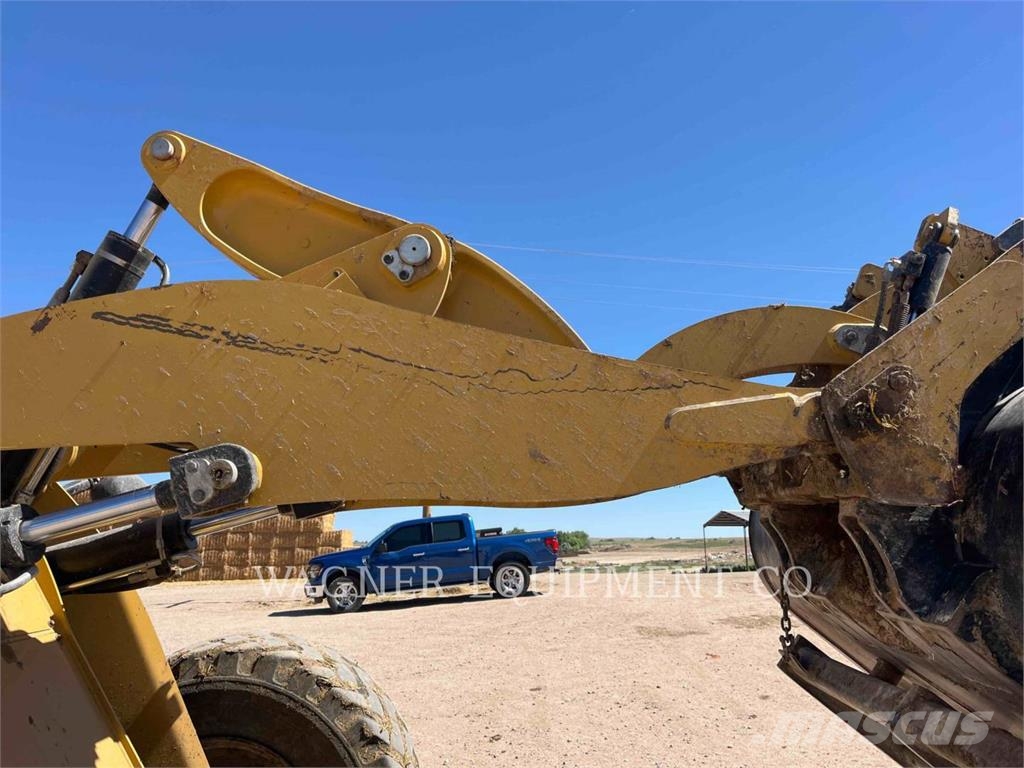 CAT 920 Kolesni nakladalci