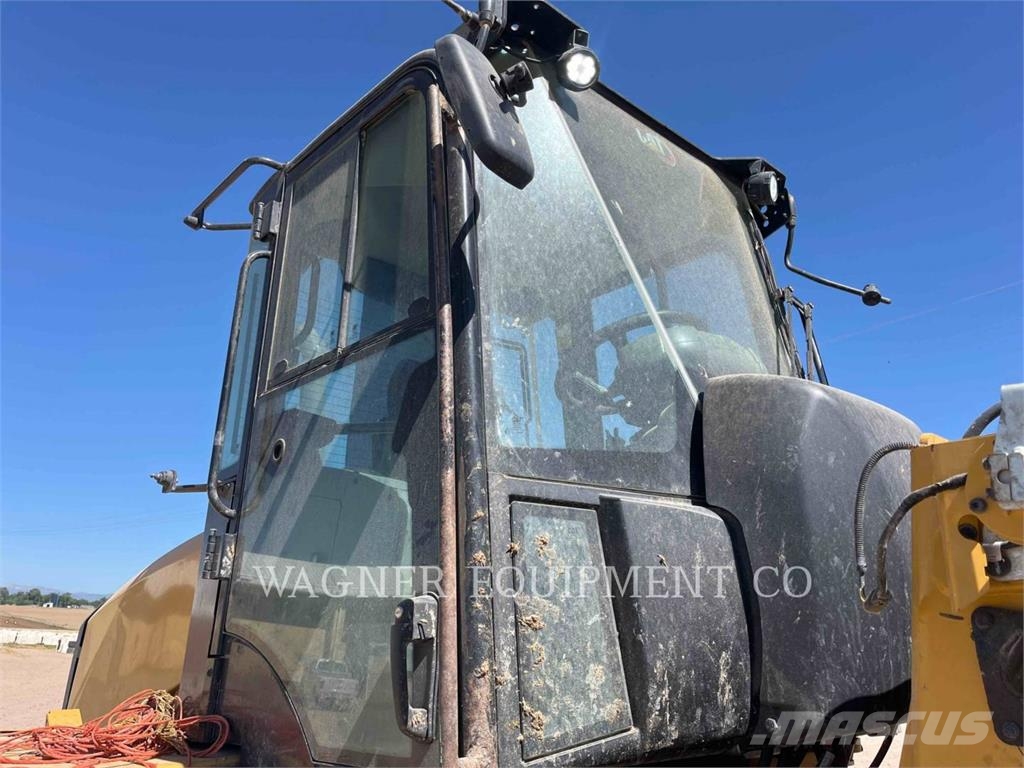 CAT 920 Kolesni nakladalci