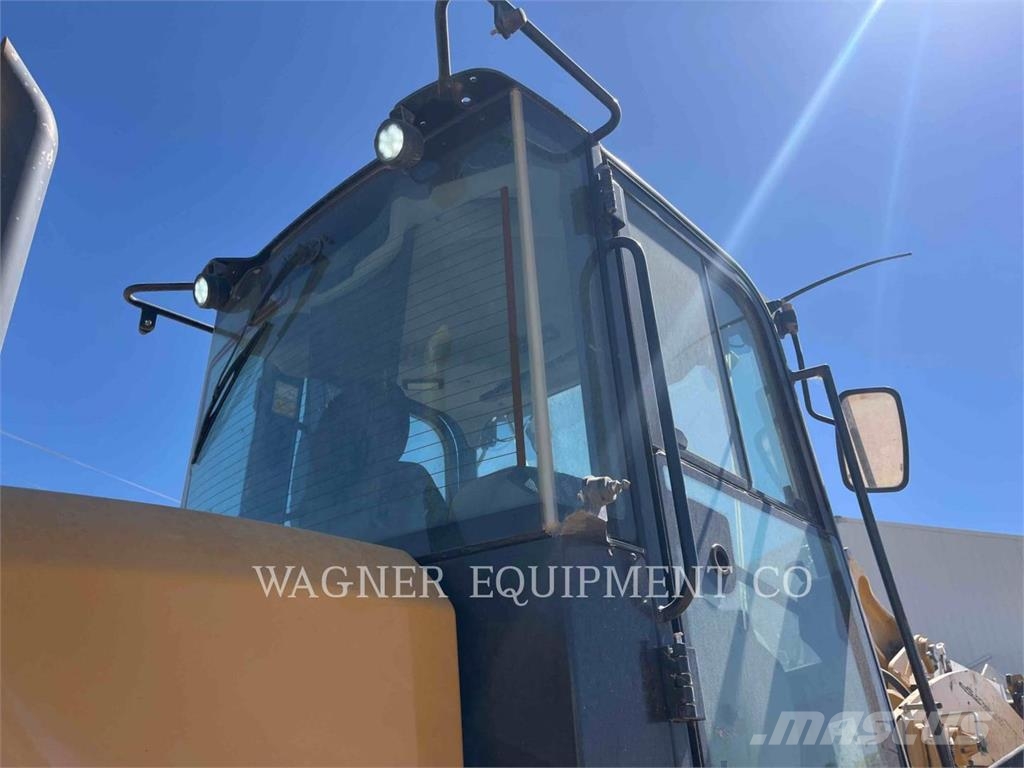 CAT 920 Kolesni nakladalci