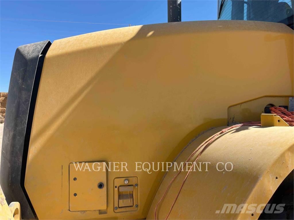 CAT 920 Kolesni nakladalci