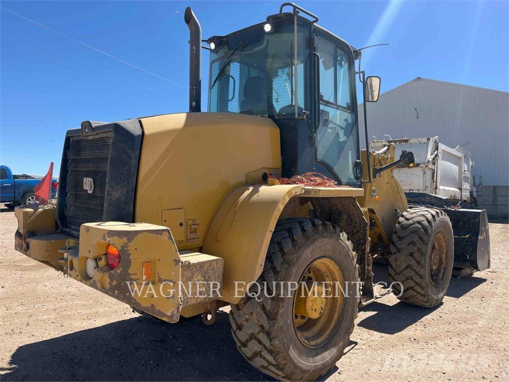CAT 920 Kolesni nakladalci