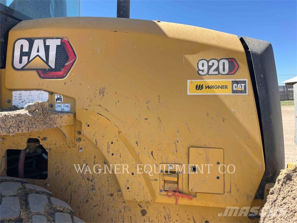 CAT 920 Kolesni nakladalci