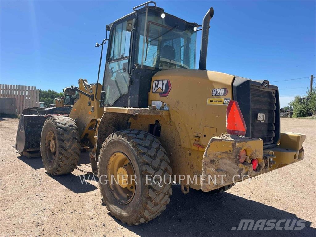CAT 920 Kolesni nakladalci