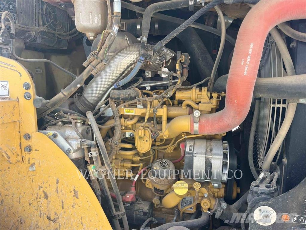 CAT 920 Kolesni nakladalci