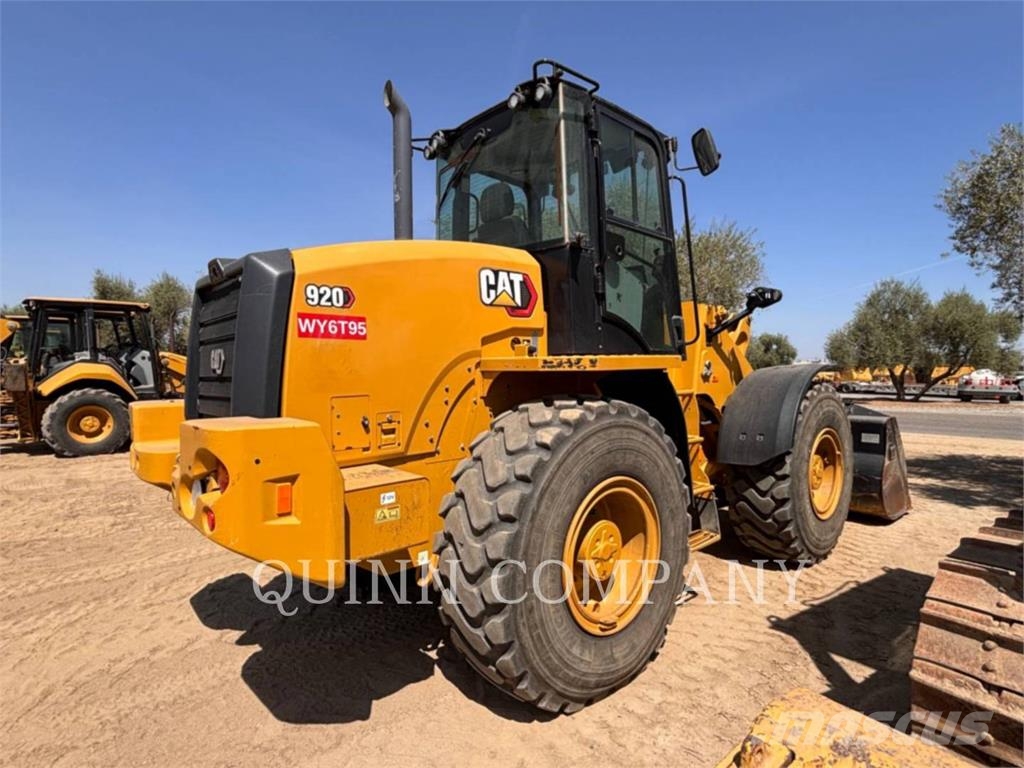 CAT 920 Kolesni nakladalci