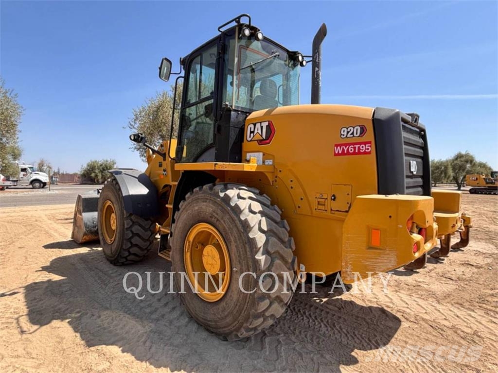 CAT 920 Kolesni nakladalci