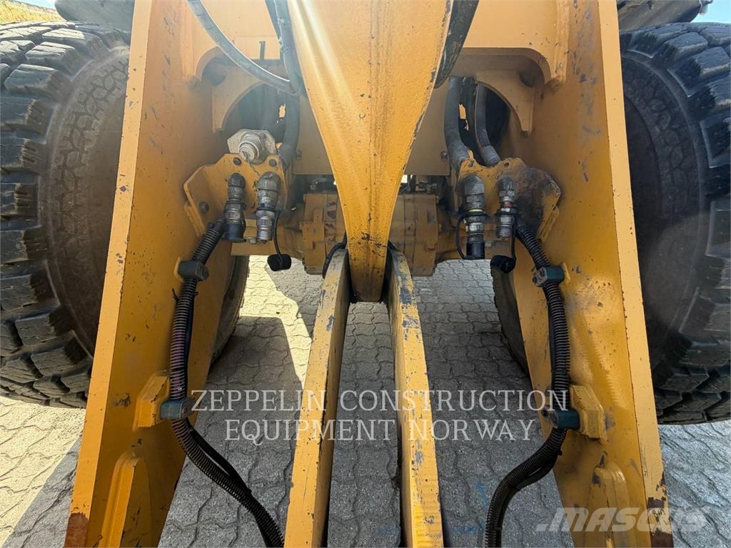 CAT 920-14 Iekrāvēji uz riteņiem