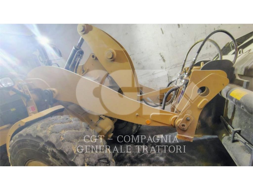 CAT 924K Iekrāvēji uz riteņiem