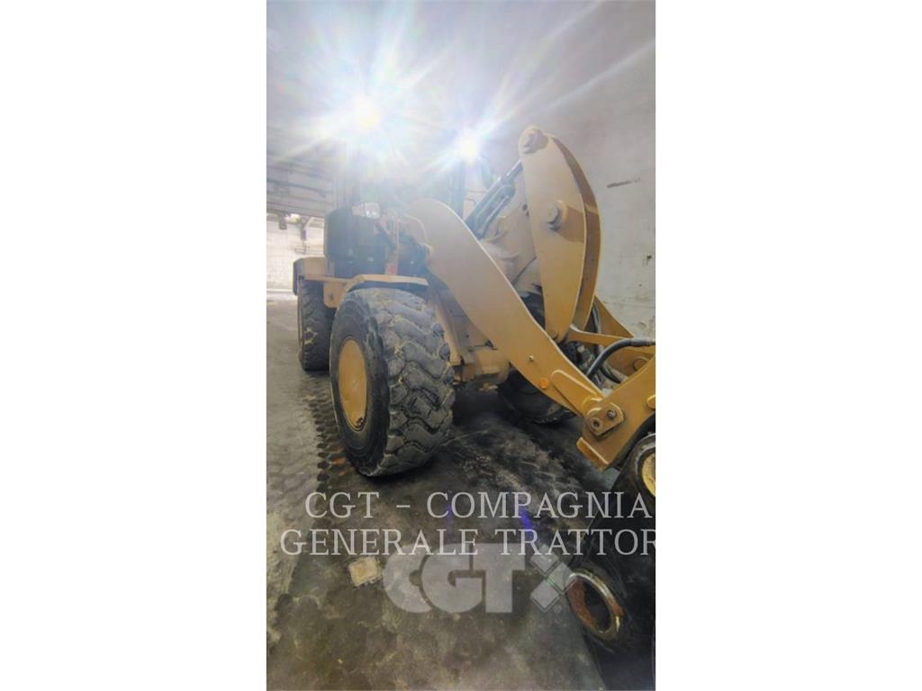 CAT 924K Iekrāvēji uz riteņiem