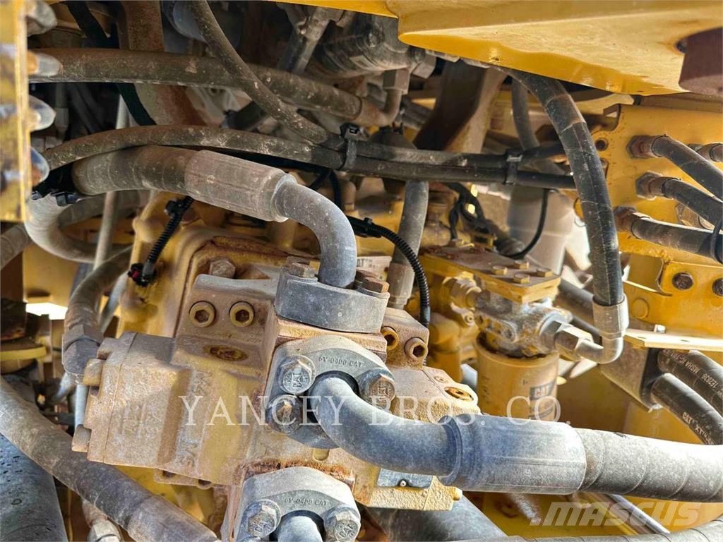 CAT 926 QC لوادر بعجل