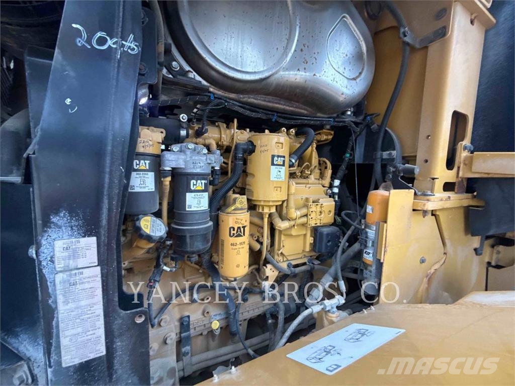 CAT 926 QC Gumikerekes homlokrakodók