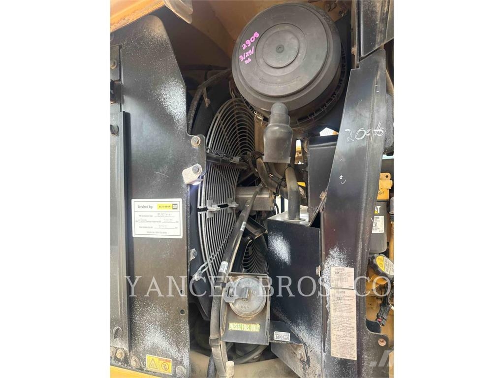CAT 926 QC Gumikerekes homlokrakodók