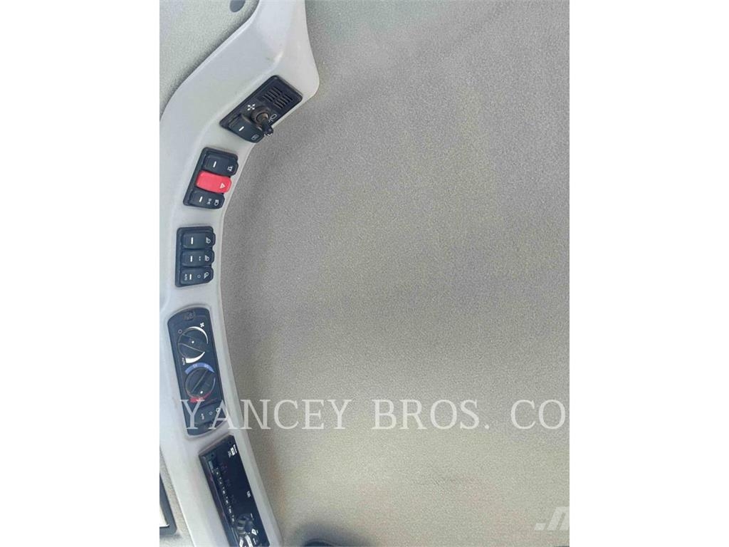 CAT 926 QC Gumikerekes homlokrakodók