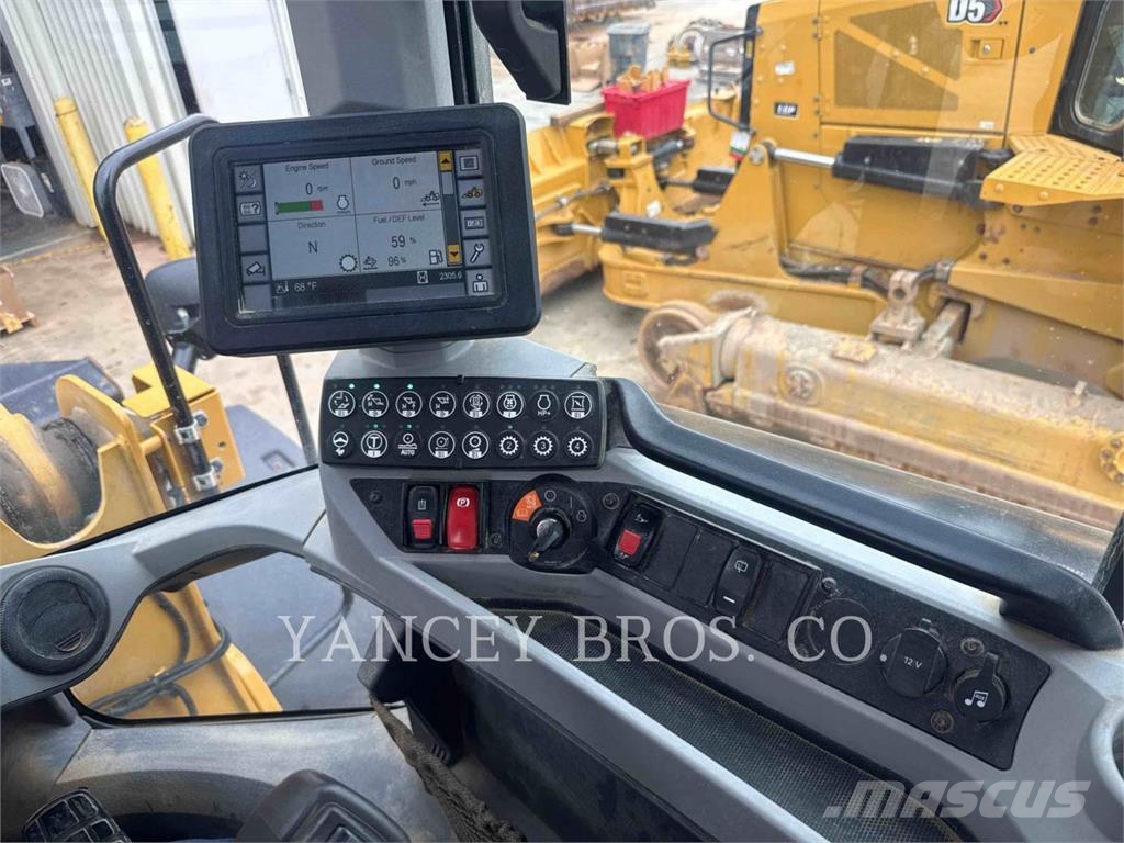 CAT 926 QC Gumikerekes homlokrakodók