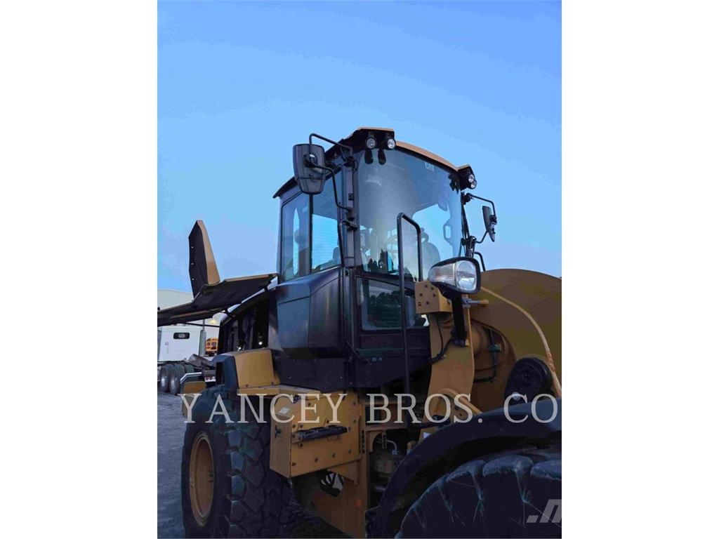 CAT 926 QC Gumikerekes homlokrakodók