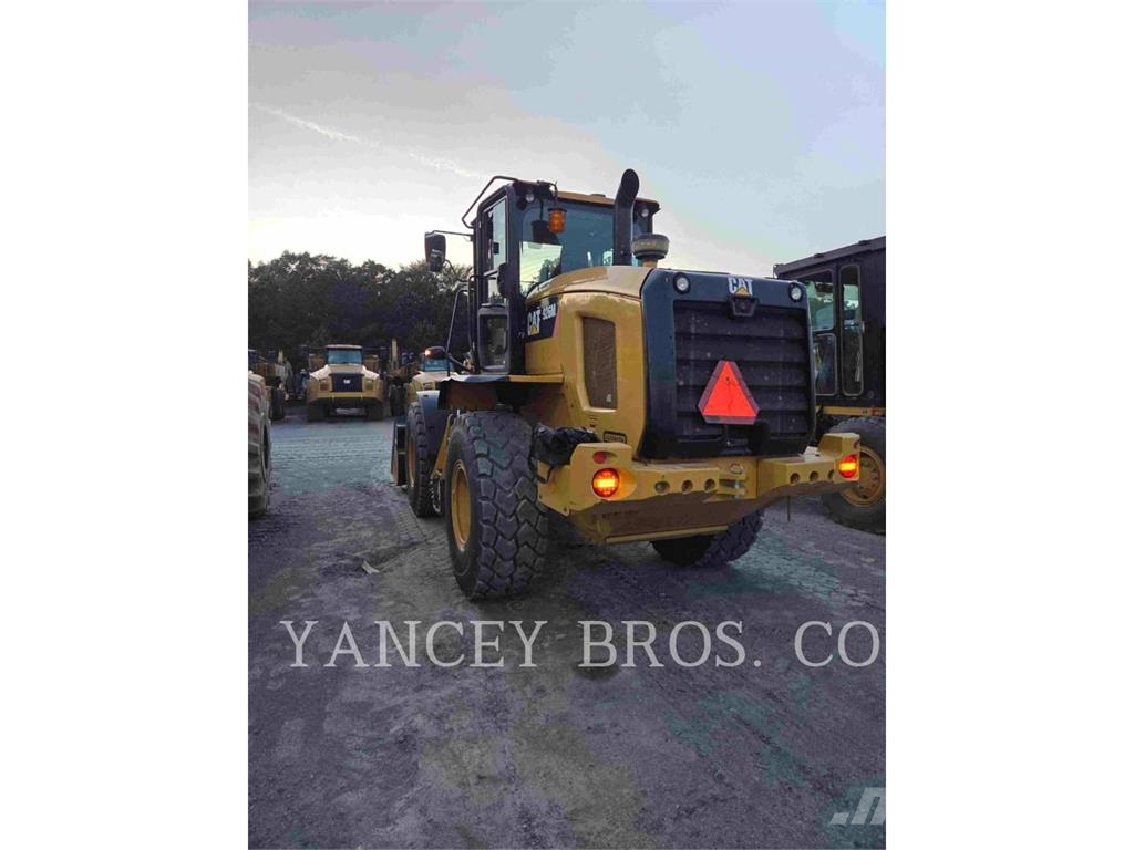 CAT 926 QC Gumikerekes homlokrakodók
