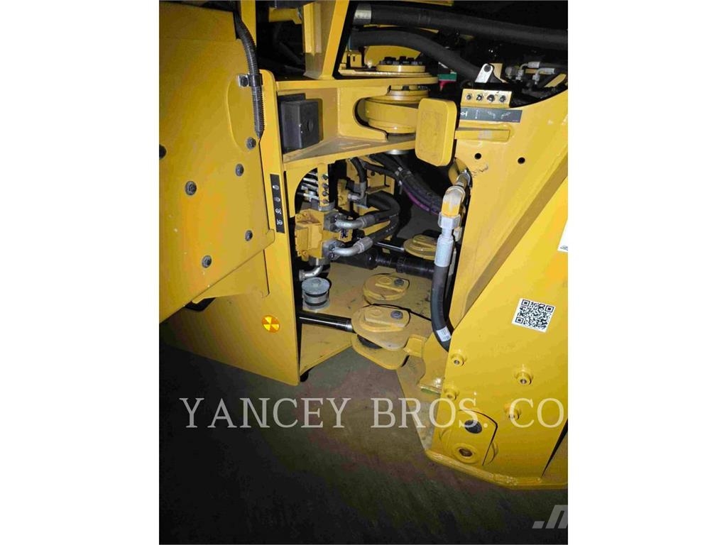 CAT 926 QC Gumikerekes homlokrakodók