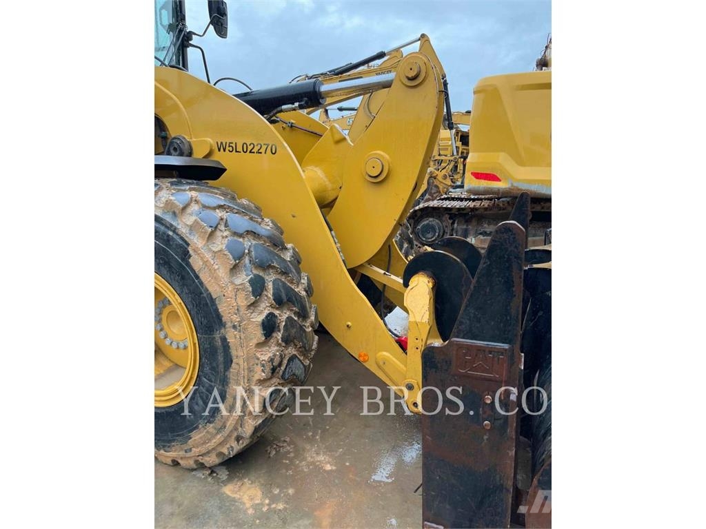 CAT 926 QC Gumikerekes homlokrakodók