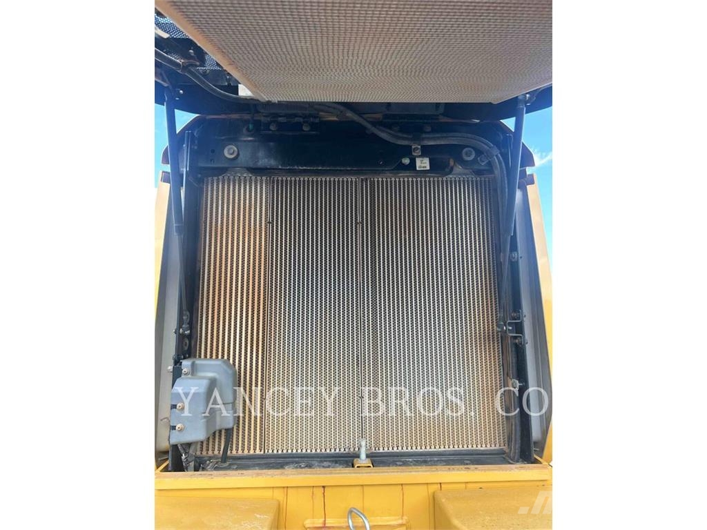 CAT 926 QC Gumikerekes homlokrakodók