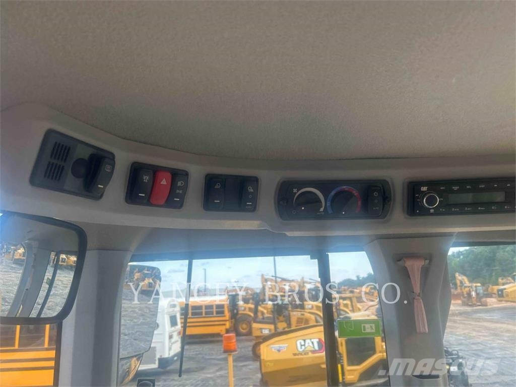 CAT 926 QC Gumikerekes homlokrakodók