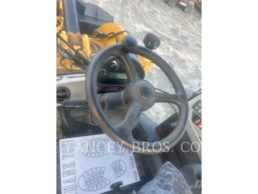 CAT 926 QC Gumikerekes homlokrakodók