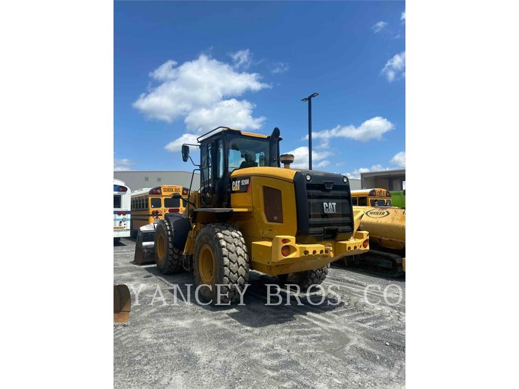 CAT 926 QC Gumikerekes homlokrakodók