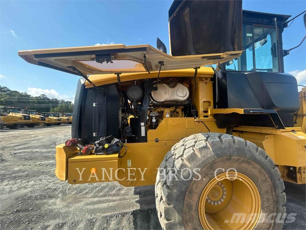 CAT 926 QC Gumikerekes homlokrakodók