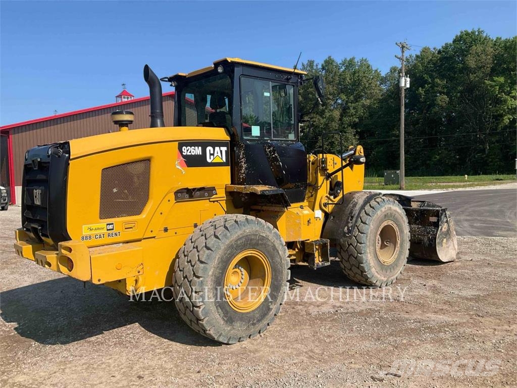 CAT 926M لوادر بعجل