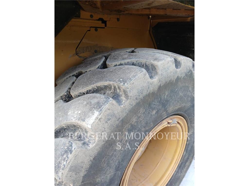 CAT 926M 輪胎式裝載機