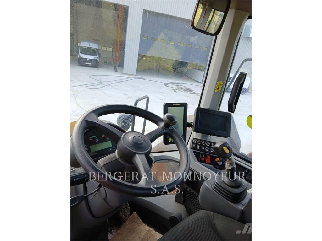 CAT 926M 輪胎式裝載機
