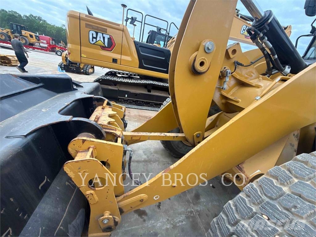 CAT 926M 휠로우더