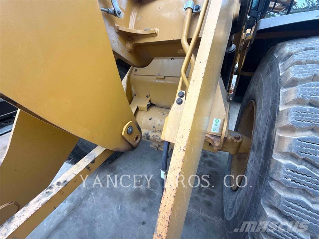 CAT 926M 휠로우더