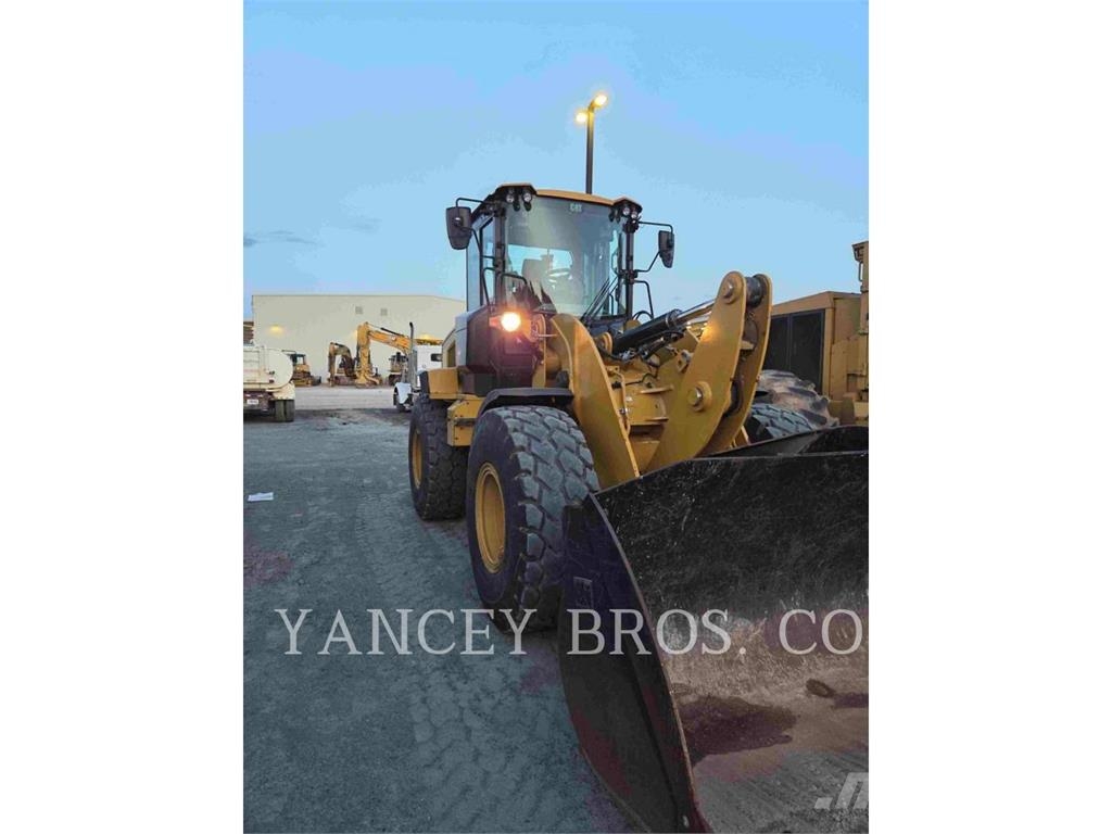 CAT 926M Gumikerekes homlokrakodók