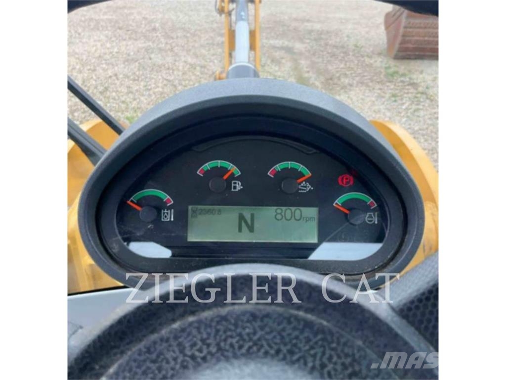 CAT 926M لوادر بعجل