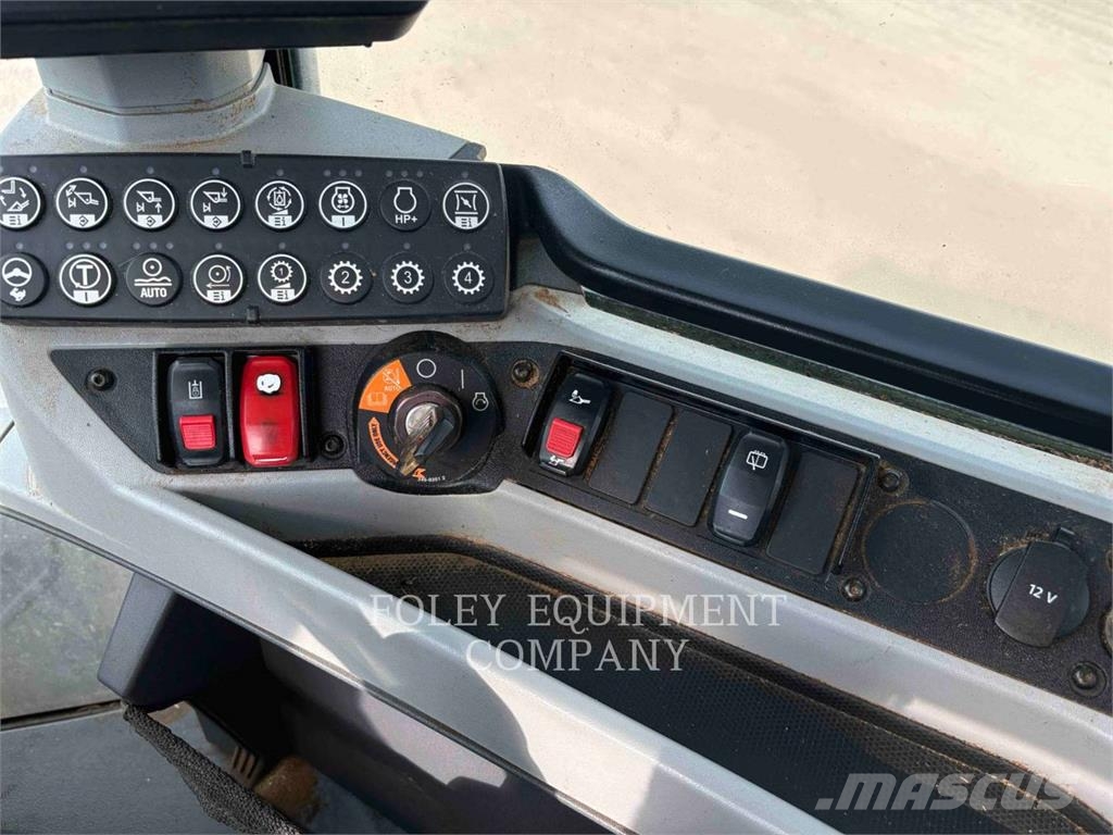 CAT 926M Фронтальные погрузчики
