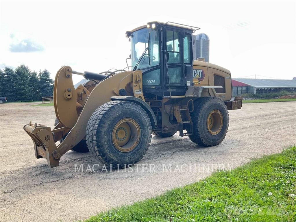CAT 926M Kolesni nakladalci
