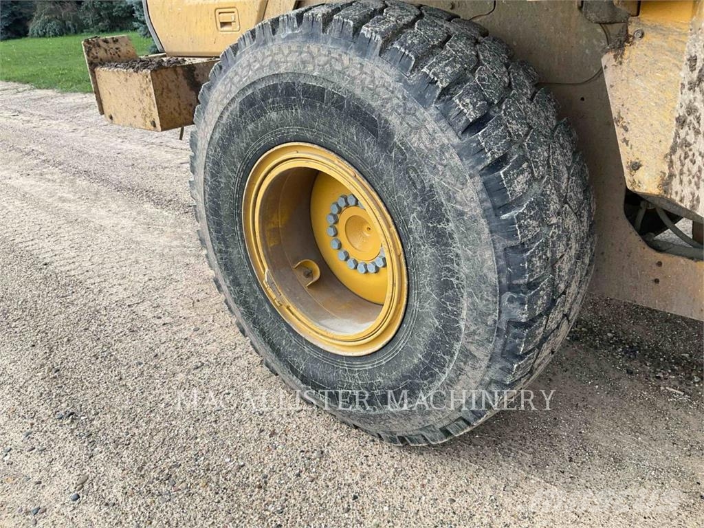 CAT 926M Kolesni nakladalci